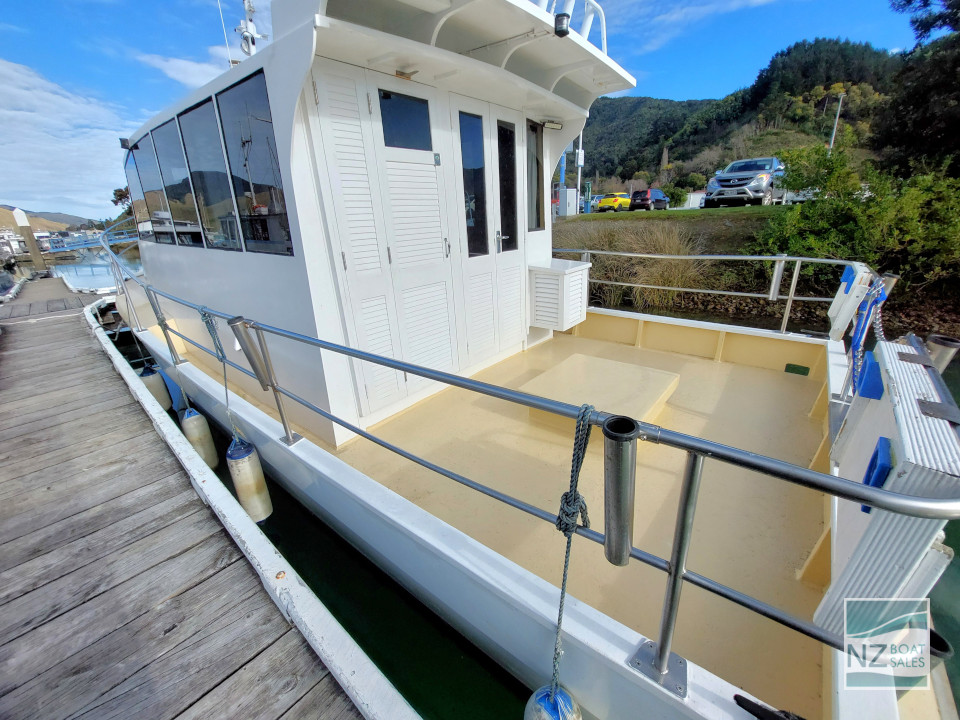 Seacrest — Tidy 1980 Hartley 30 Sounds Cruiser - Image 3