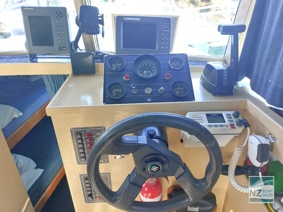 Seacrest — Tidy 1980 Hartley 30 Sounds Cruiser - Image 8