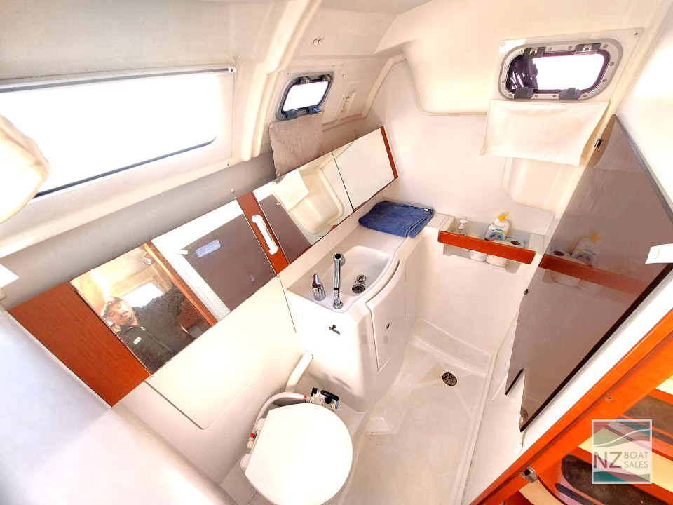Sailfish — Tidy 2012 Beneteau Oceanis 37 - Image 12