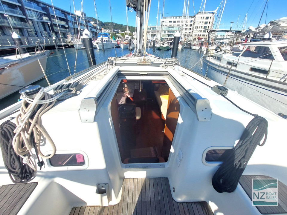Sailfish — Tidy 2012 Beneteau Oceanis 37 - Image 3