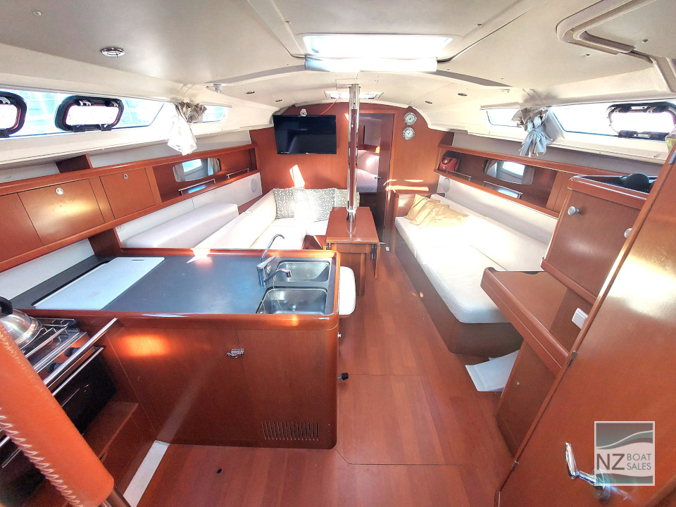 Sailfish — Tidy 2012 Beneteau Oceanis 37 - Image 6