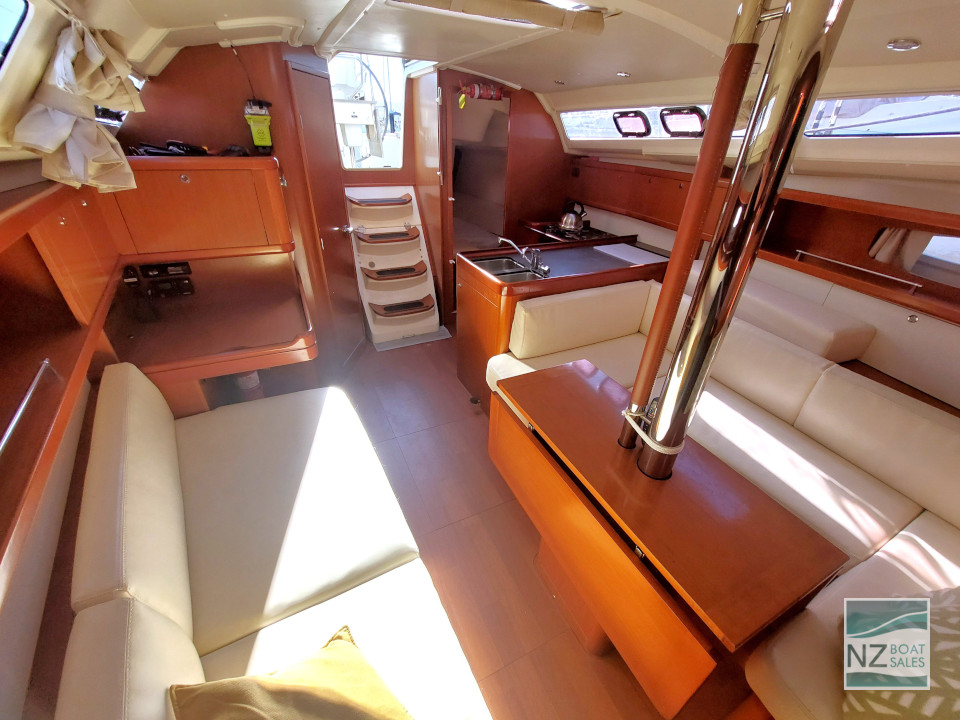 Sailfish — Tidy 2012 Beneteau Oceanis 37 - Image 9